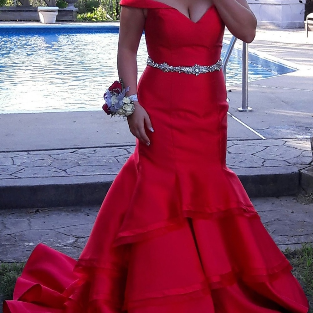 Jiovanni Gown